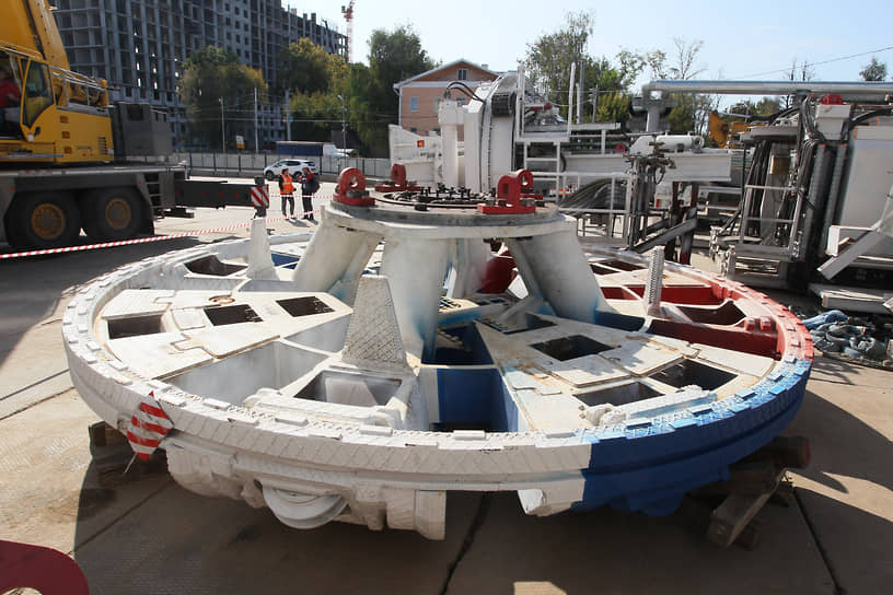 Сентябрь 2023 года. Щит тоннелепроходческого комплекса «Владимир» прибыл на строительную площадку станции «Сенная»