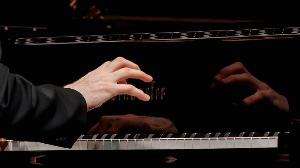 Концерт Ивана Бессонова в Пакгаузах