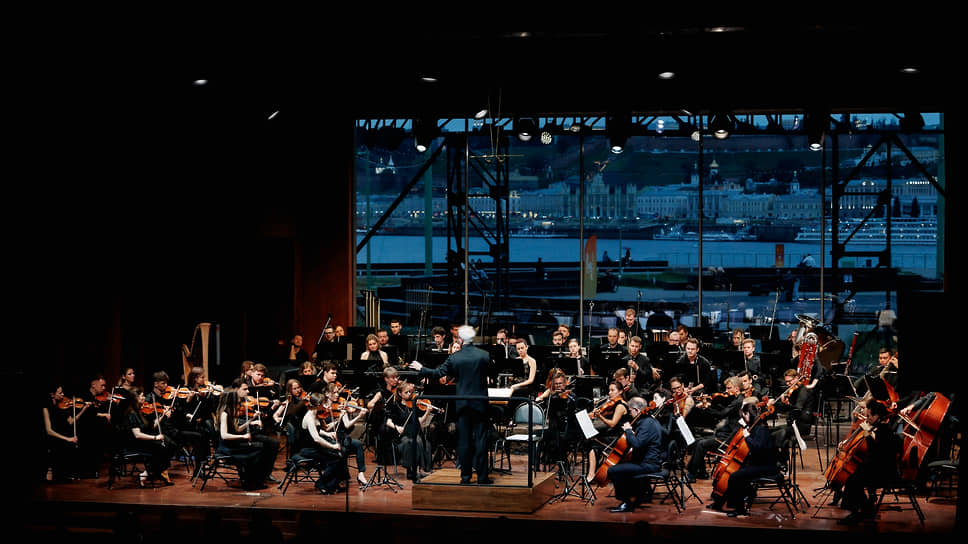 Оркестр La Voce Strumentale под управлением Федора Леднева в Пакгаузах