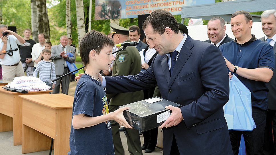 Июль 2013.  Мулинский военный гарнизон. Нижегородская область. ­Торжественное закрытие смены в оборонно-спортивном лагере «Гвардеец».