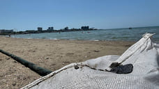 В Анапе с дна Черного моря подняли 253 мешка с мазутом