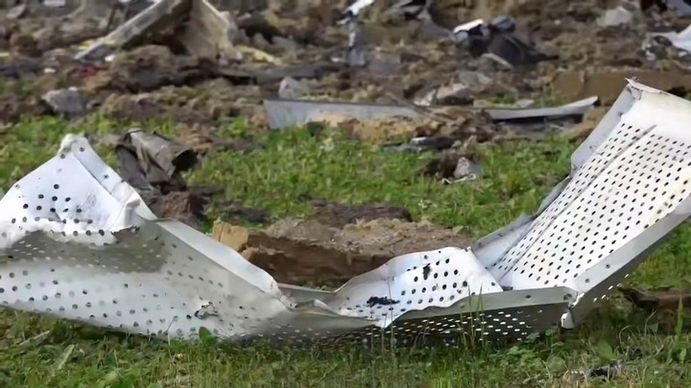 По предварительным данным главы Новороссийска, в результате атаки украинских БПЛА различные повреждения получили около 20 жилых домов как частных, так и многоквартирных