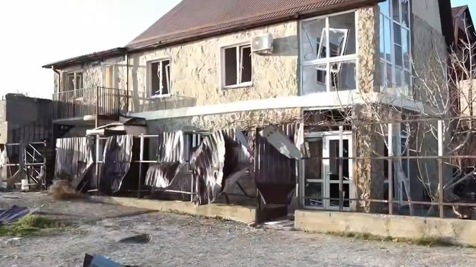 По данным Минобороны РФ, за ночь над Краснодарским краем сбили 76 БПЛА, еще 116 — над Черным морем, четыре — над Азовским морем