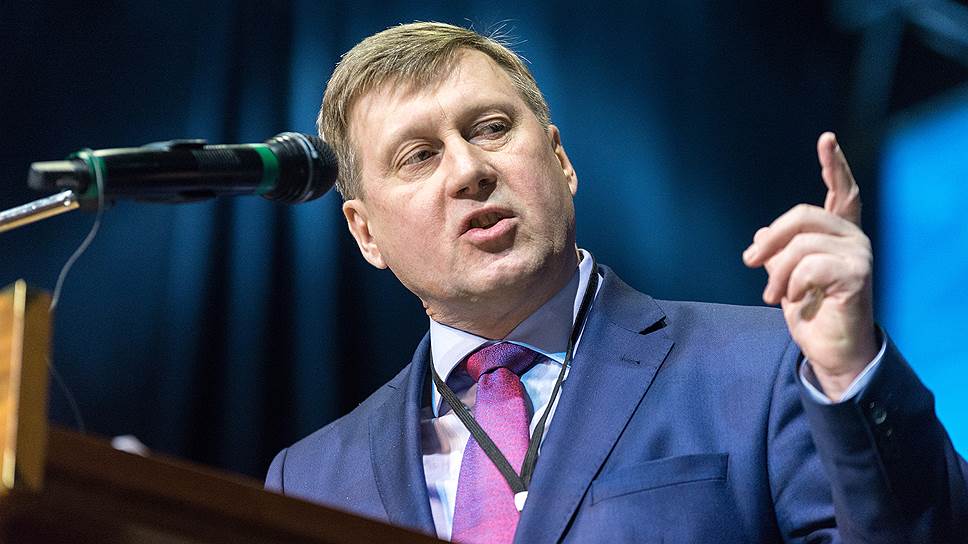 Мэр Новосибирска призвал коммунистов бороться за победу на выборах губернатора