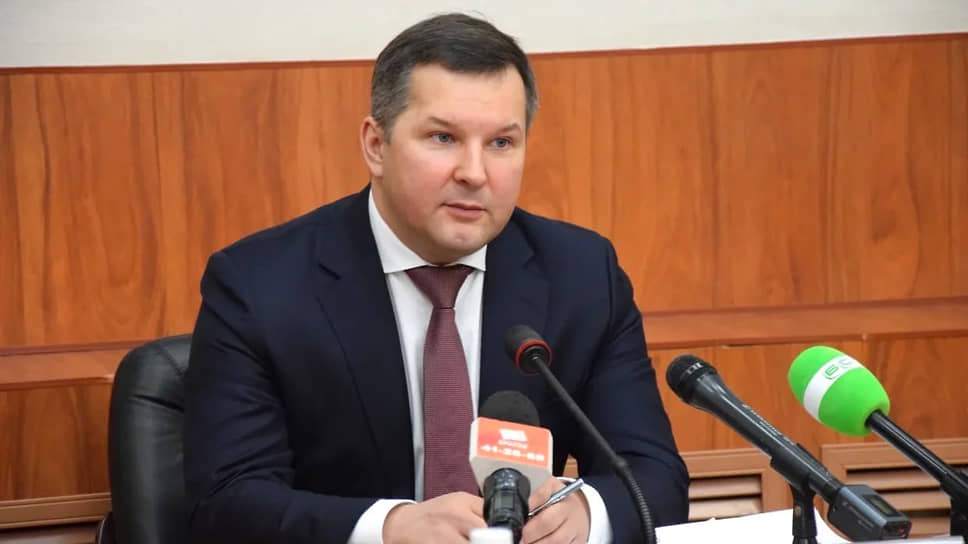 Экс-министр здравоохранения Иркутской области Яков Сандаков подозревается в получении 7 млн руб. взятки 
