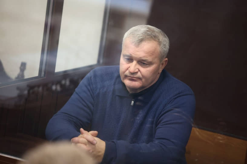 Бывшему председателю правительства Кузбасса Вячеславу Телегину вменяют в вину 30 эпизодов мошенничества