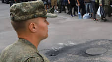 Красноярские полицейские выдали повестки в военкомат 18 мигрантам