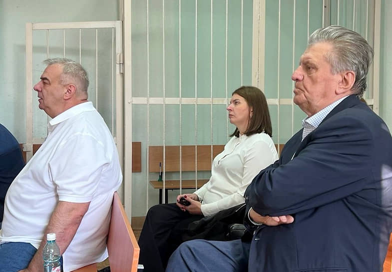Владелец ООО «СМЦ “Стиллайн”», основной акционер завода «Тяжстанкогидропресс» Николай Степакин (слева) и Виктор Арановский, бывший генеральный директор ПАО "Тяжстанкогидропресс" (справа) 