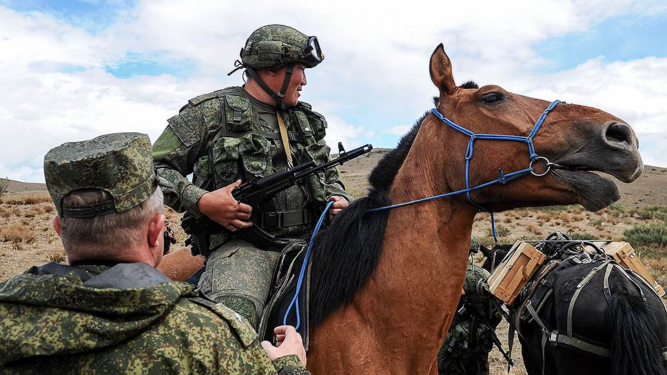 5 июня учения прошли в Тыве на полигоне Кара-Хаак, где занимается единственное горнострелковое соединение Минобороны за Уралом