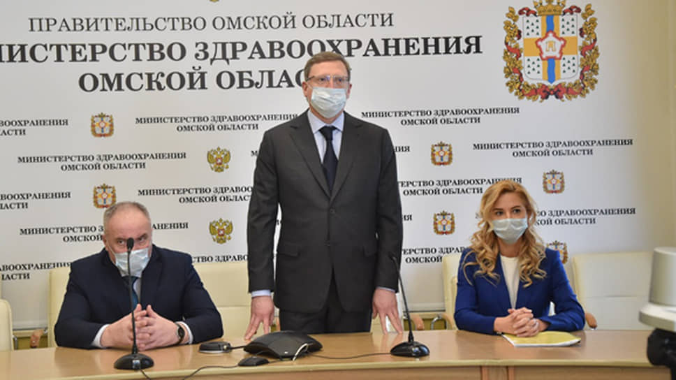 Губернатор Омской области Александр Бурков &lt;a href=&quot;/doc/4559590&quot;>отправил в отставку&lt;/a> министра здравоохранения региона Ирину Солдатову. На прошлой неделе омская скорая помощь не смогла госпитализировать двух пациентов с подозрением на коронавирус и доставила их к зданию ведомства