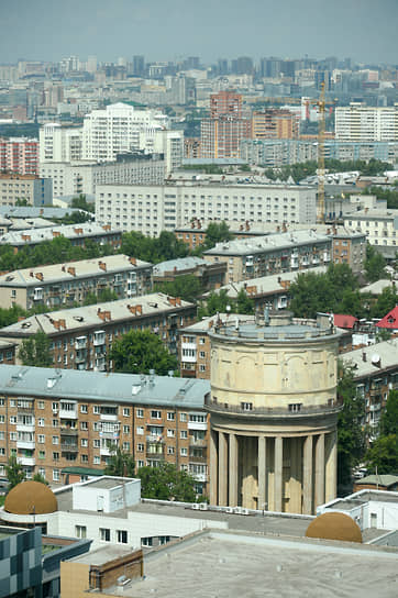 Водонапорная башня на Площади Маркса в Новосибирске им. Дмитрия Глушкова была построена 1938—1939 годах. В 2005 году признана памятником архитектуры местного значения