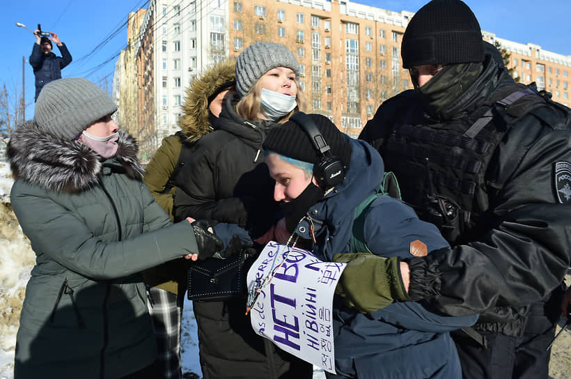 Задержание участников несогласованная акция против специальной военной операции на Украине в Новосибирске