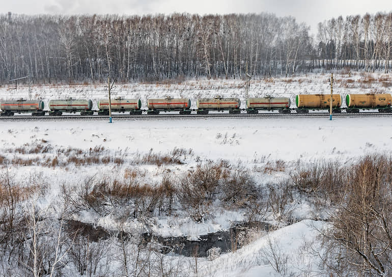 Железнодорожные цистерны для перевозки нефтепродуктов в Томской области