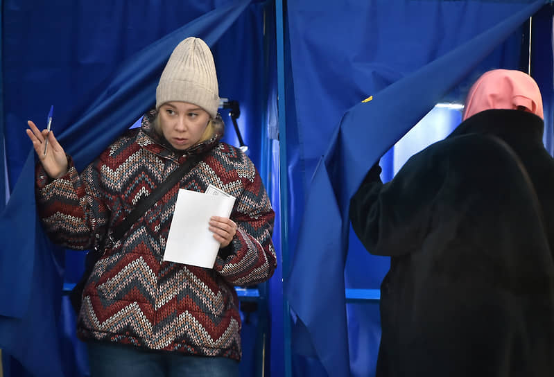Голосование на избирательном участке в корпусе Новосибирского государственного университета