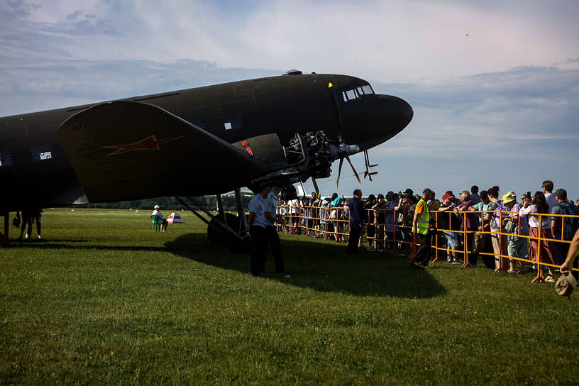 Новосибирцы одними из первых в стране увидели отреставрированный «Борт Тюрикова». Это старый американский самолёт Douglas C-47, который потерпел крушение в тундре Красноярского края в 1947 году 