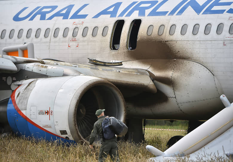 По информации авиакомпании, при заходе на посадку в Омске у Airbus А320 отказала «зеленая» гидросистема — одна из трех, имеющихся в лайнере