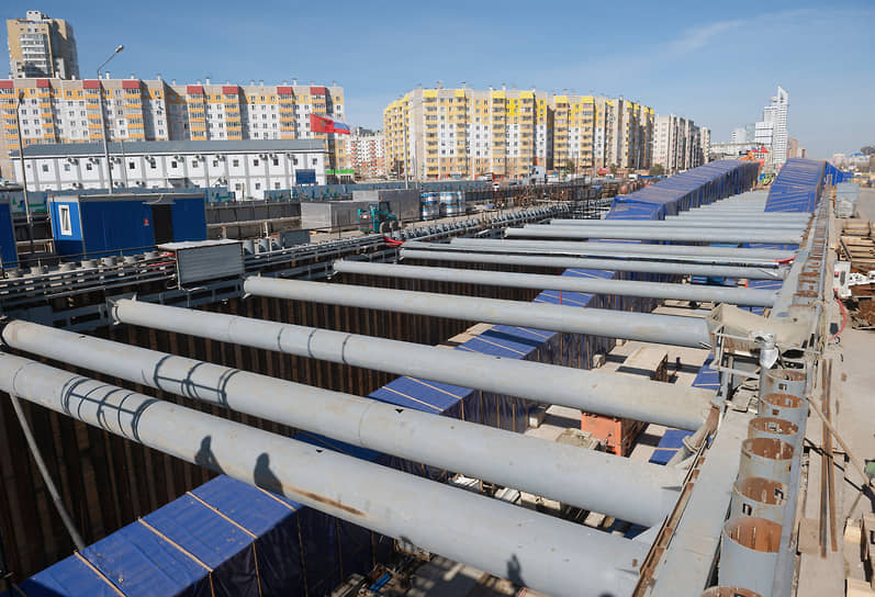 На первом этапе строительства красноярского метро планируется возвести шесть притоннельных сооружений. В них установят вентиляционные и водоотливные системы, также будут оборудованы выходы для эвакуации на поверхность
