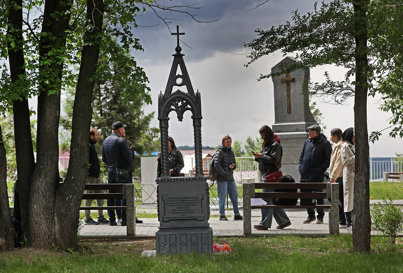 В Барнауле открыли памятник первому ученому-археологу Алтая Гюставу Менье