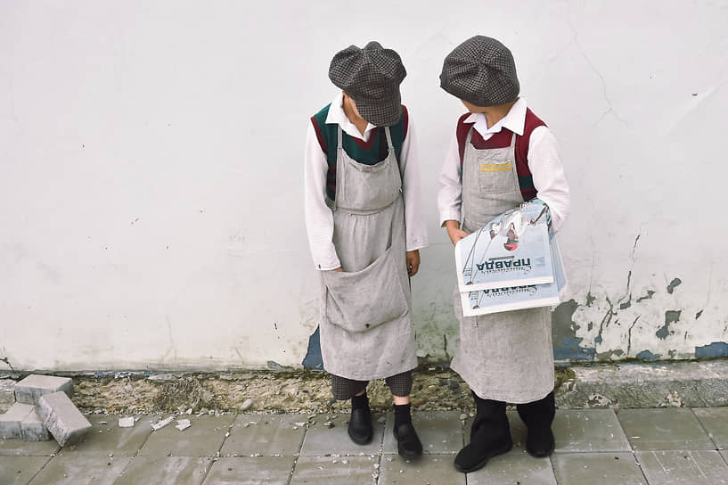 Празднование Дня города Енисейска в Красноярском крае. Уличная продажа газеты «Енисейская правда»