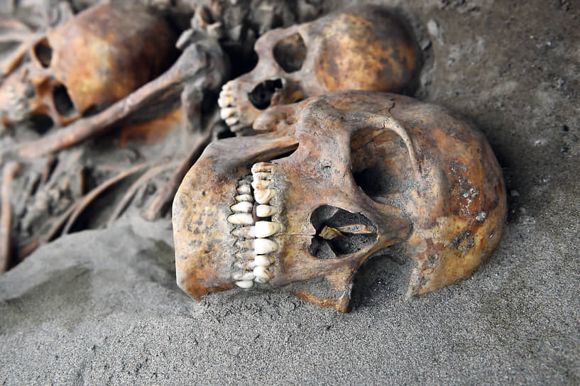 Похоронены все были по православному обряду — на спине, головой на восток, руки сложены на груди