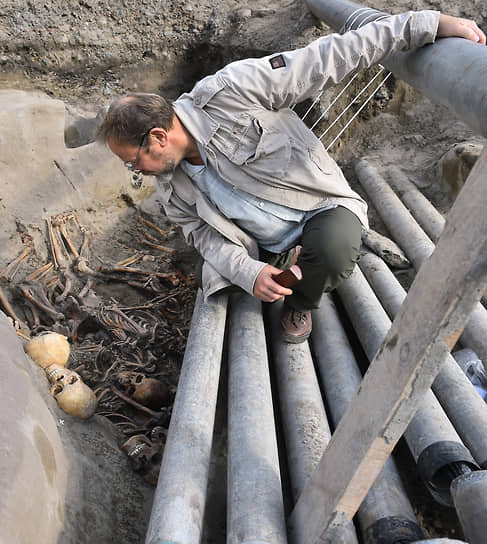 Александр Тарасов предполагает, что захоронение было сделано до появления первой церкви на территории Красноярска, построенной в 1629-1630 годах