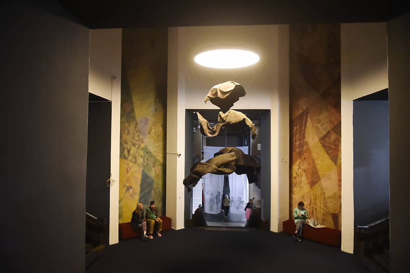 Работа XVI Красноярской музейной биеннале «Принцип надежды» в музейном центре «Площадь Мира»