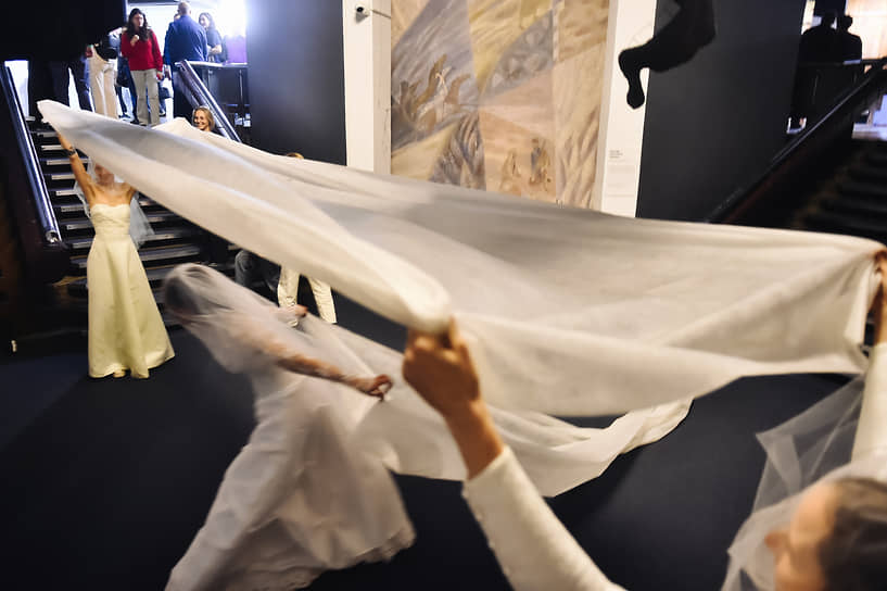 Работа XVI Красноярской музейной биеннале «Принцип надежды» в музейном центре «Площадь Мира»