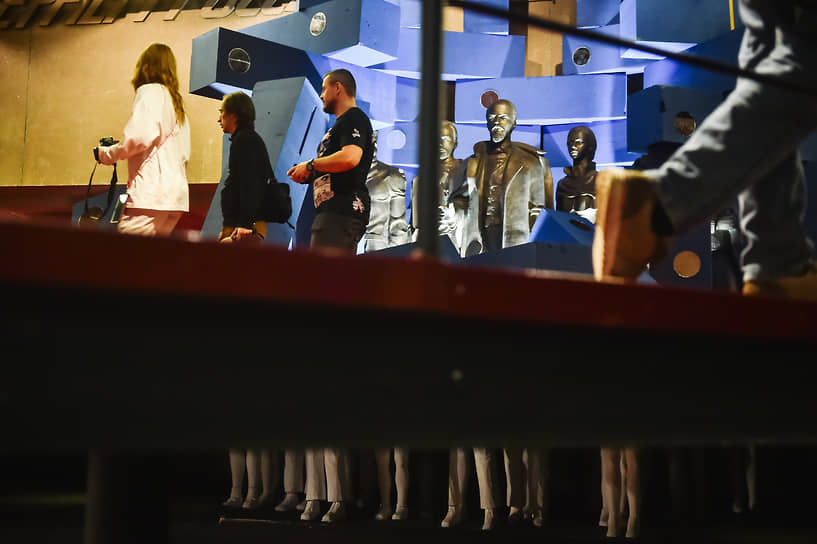 Работа XVI Красноярской музейной биеннале «Принцип надежды» в музейном центре «Площадь Мира»