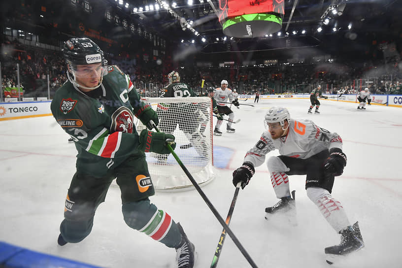 Матч между командами «Ак Барс» (Казань) — «Авангард» (Омск) на стадионе «Татнефть Арена» в Казани