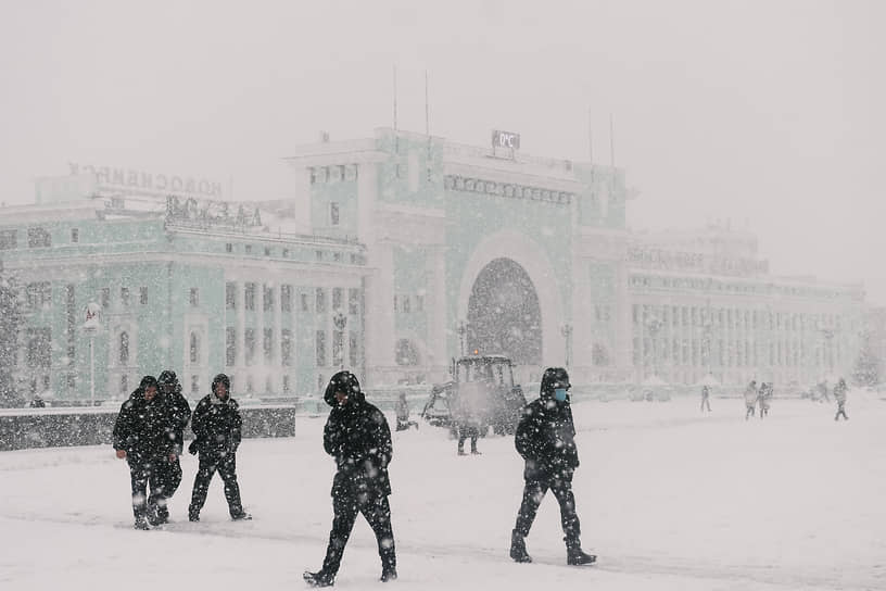 Мощный снегопад в Новосибирске