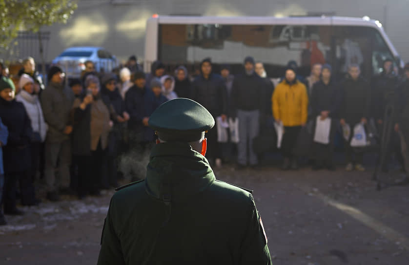 Отправка призывников к месту прохождения военной службы, Омск
