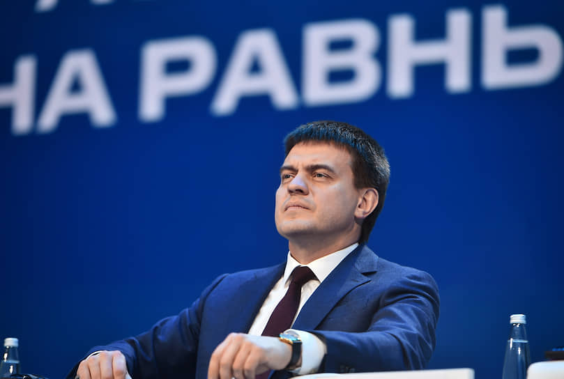 Губернатор Красноярского края Михаил Котюков во время лекции для участников финального этапа V Международной олимпиады по финансовой безопасности на базе Сибирского федерального университета, Красноярск