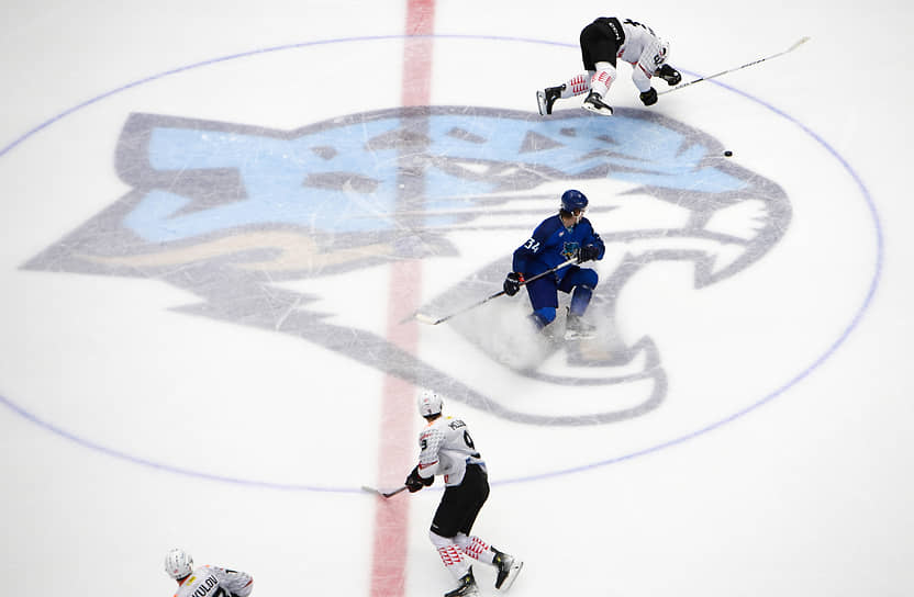 Матч между казахстанским «Барысом» и омским «Авангардом» на стадионе «Барыс-Арена», Астана