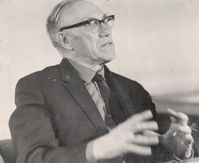 «Треугольник Лаврентьева» — концепция, суть которой — тесная взаимосвязь науки, образования и производства. Этот принцип был внедрен Михаилом Лаврентьевым при создании новосибирского Академгородка