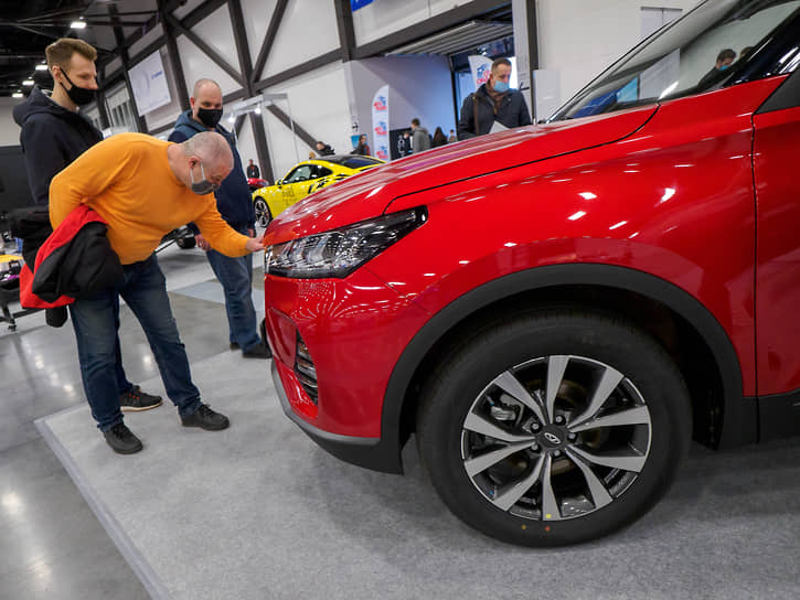 Автодилеры отмечают снижение покупательской способности жителей Сибири и рост покупок более доступных отечественных, корейских и китайских автомобилей