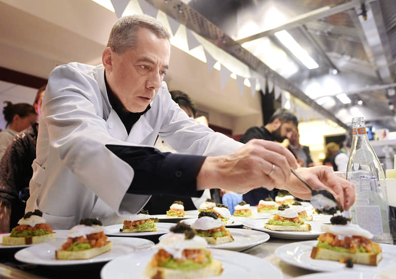 Холдинг столичного ресторатора Аркадия Новикова (на фото) может открыть в центре Перми ресторан