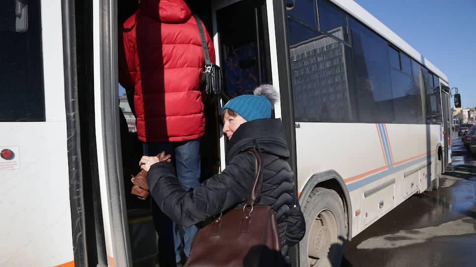 Транссексуал-милиционер из Перми потребовал тысяч у Жириновского // Новости НТВ