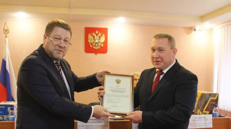 Дмитрий Егоров (справа).