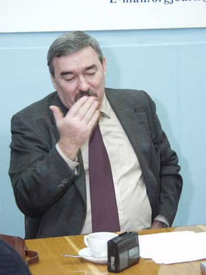 Петр Кондрашев в Перми на пресс-конференции в 2004 году