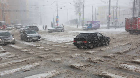 Количество ДТП в Перми выросло вдвое из-за снегопада
