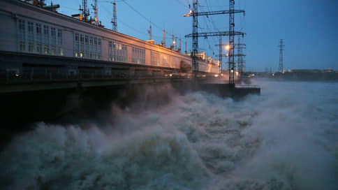 Из-за рекордного снегопада Камская ГЭС откроет все затворы для сброса воды
