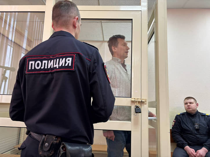 Роман Юшков во время избрании меры пресечения. 