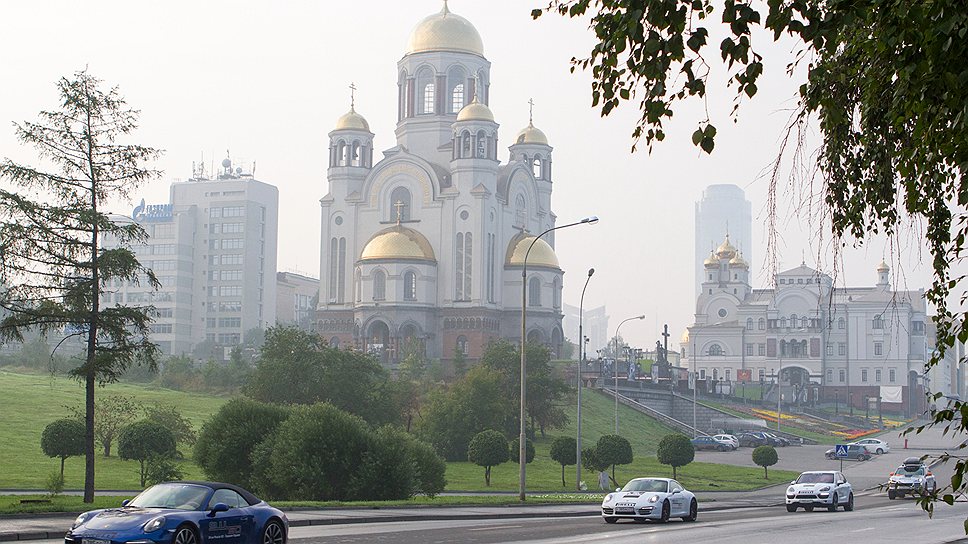 Екатеринбург. Единство древних соборов и современной архитектуры