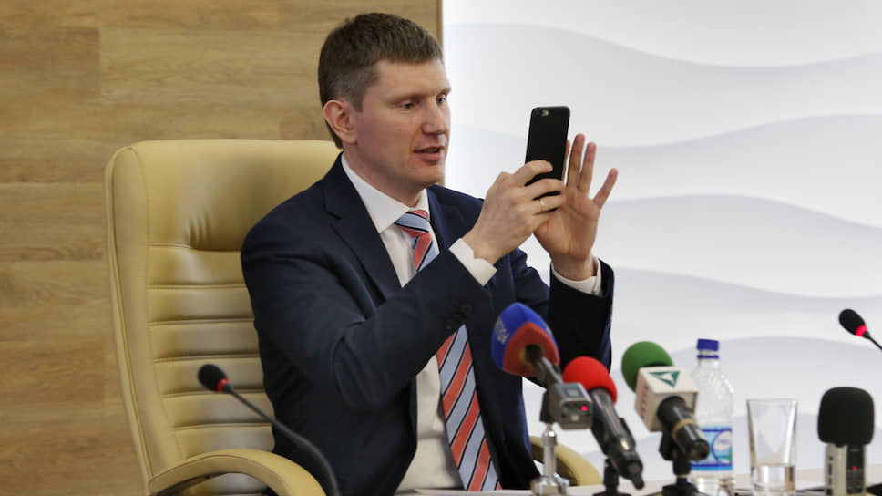 Одно из первых действий Максима Решетникова на посту губернатора — создание страницы в Instagram. Краевые чиновники и главы муниципалитетов тоже зарегистрируются в Instagram, но уже в добровольно-принудительном порядке.