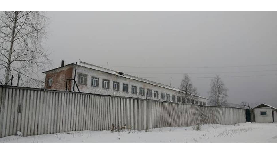 2006. Глава спецкомиссии Минюста РФ Юрий Яковлев сообщил об окончании проверок в колонии №12 в поселке Широковском Губахинского района (Пермский край), на нарушения прав осужденных в которой пожаловался во время «прямой линии» с президентом Владимиром Путиным один из заключенных