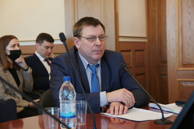 На посту замглавы Перми Артем Балахнин сменит одного из наиболее опытных муниципальных чиновников — Игоря Субботина. Господин Субботин курировал городскую сферу ЖКХ с декабря 2018 года, а до этого на протяжении почти девяти лет возглавлял Дзержинский район Перми. Ожидается, что бывший вице-мэр продолжит работать на должности советника главы Перми.&lt;br> На фото: Игорь Субботин&lt;br>   
