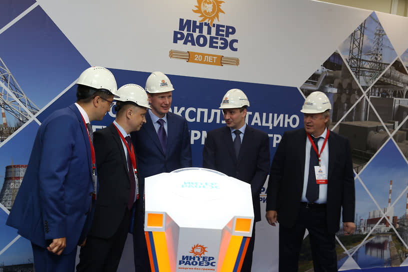 На Пермской ГРЭС благодаря реформе в 2017 году был достроен четвертый энергоблок установленной мощностью 861 МВт, который строился с начала 1990-х. Мощность станции возросла на треть — до 3261 МВт, благодаря чему Пермская ГРЭС вошла в пятерку крупнейших теплоэлектростанций России. &lt;br>На фото: губернатор Прикамья Максим Решетников (третий слева) участвует в пуске четвертого энергоблока Пермской ГРЭС, 2017 год&lt;br>&lt;br>   