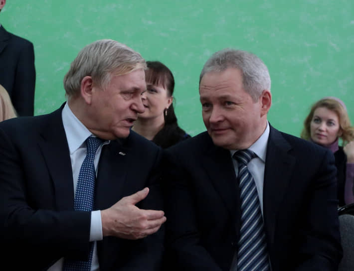Пик влиятельности строителя пришелся на период губернаторства Виктора Басаргина. После либерала Олега Чиркунова губернатор Виктор Басаргин был консерватором, опиравшимся на промышленников и тяготел к патриотическим темам. В 2012 году между командой действующего губернатора и сторонниками бывшего губернатора Юрия Трутнева шла борьба за ресурсы влияния. Таким ресурсом было региональное отделение «Единой России». Еще в 2011 году глава отделения Валерий Сухих возглавил краевой парламент, и пост стал вакантным. Виктор Басаргин предложил Николаю Демкину возглавить ячейку, сторонники Юрия Трутнева предлагали на этот пост лидера фракции в ЗС Юрия Борисовца. &lt;br>На фото: Виктор Басаргин и Николай Демкин, 2014 год&lt;br>&lt;br>   
