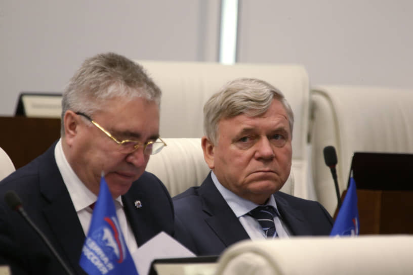 После ухода с партийной должности гендиректор ПЗСП потерял интерес к политике — он не стал избираться в парламент. Его место занял младший сын Евгений. Чуть ранее Николай Демкин ушел с поста гендиректора ПЗСП, передав бразды правления Алексею. А в начале этого года покинул последнюю должность в своей строительной империи — председателя совета директоров, окончательно выйдя на пенсию. &lt;br>На фото: Николай Демкин в заксобрании, 2018 год&lt;br>&lt;br>   
