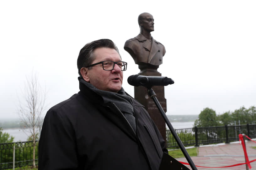 Уже при губернаторе Максим Решетникове Сергей Неганов хотел вернуться в администрацию. Но на взаимодействие с муниципалитетами Максим Решетников пригласил из Москвы специалиста Дмитрия Пучко. А администрацию губернатора возглавил ученик Неганова Леонид Политов. &lt;br>На фото: Сергей Неганов на «Романовских чтениях», 2022 год&lt;br>&lt;br>   